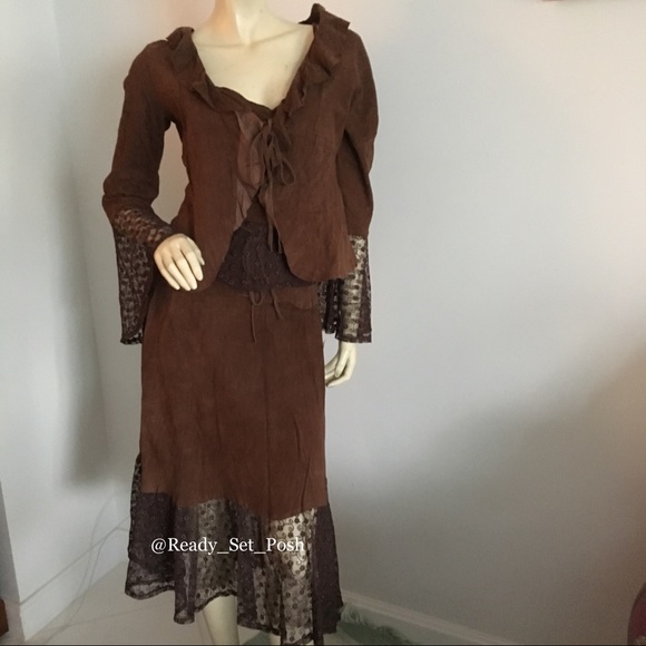 Lightweight suede jacket with bell sleeves and ruffle trim self tying size small - Picture 4 of 7